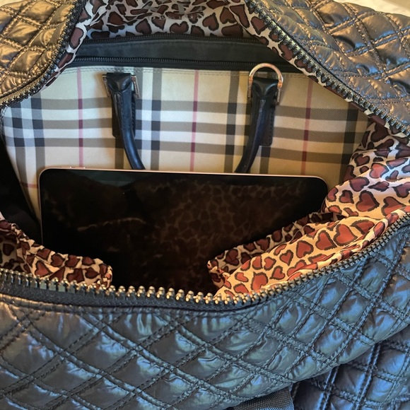 Designer quilted travel zipper bag with bamboo pulls.  Very roomy! Used ONCE! - Picture 13 of 13